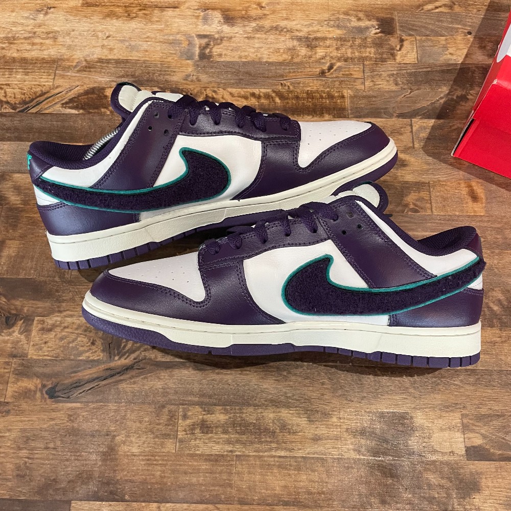 Dunk Low Chenille Swoosh - Size 11.5