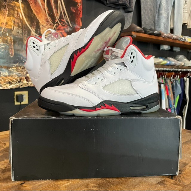Jordan 5 Retro GS Fire Red (2020) - Size 6Y