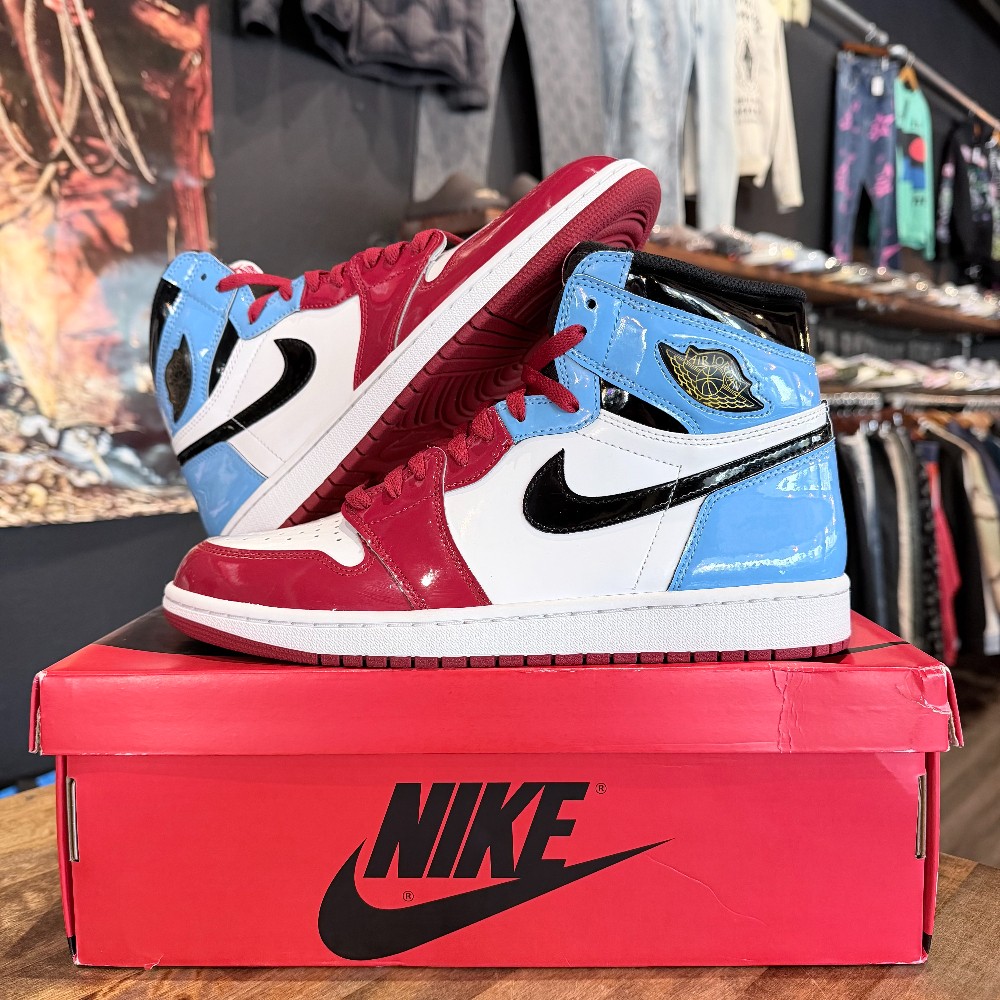 Jordan 1 Retro High Fearless UNC Chicago - Size 10.5