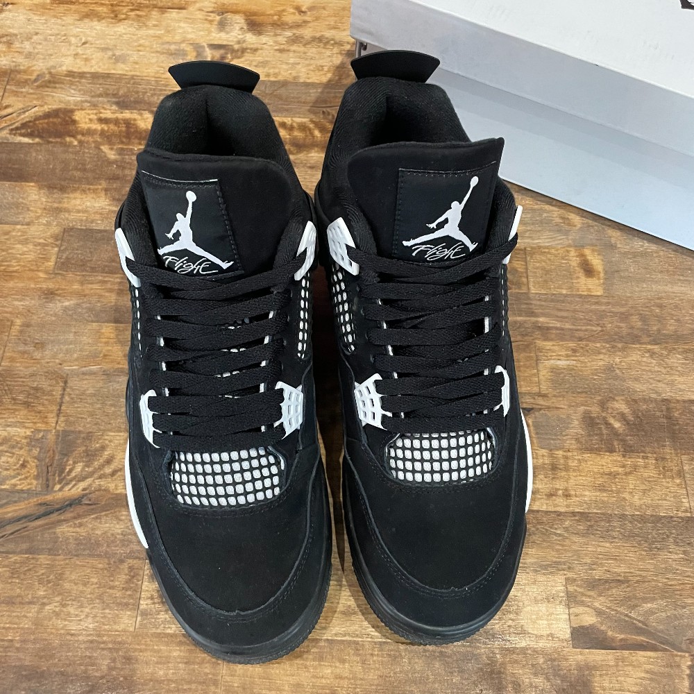 Jordan 4 Retro White Thunder - Size 10.5