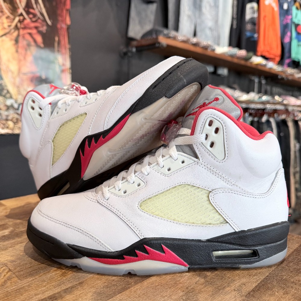 Jordan 5 Retro Fire Red (2020) [No Box] - Size 8