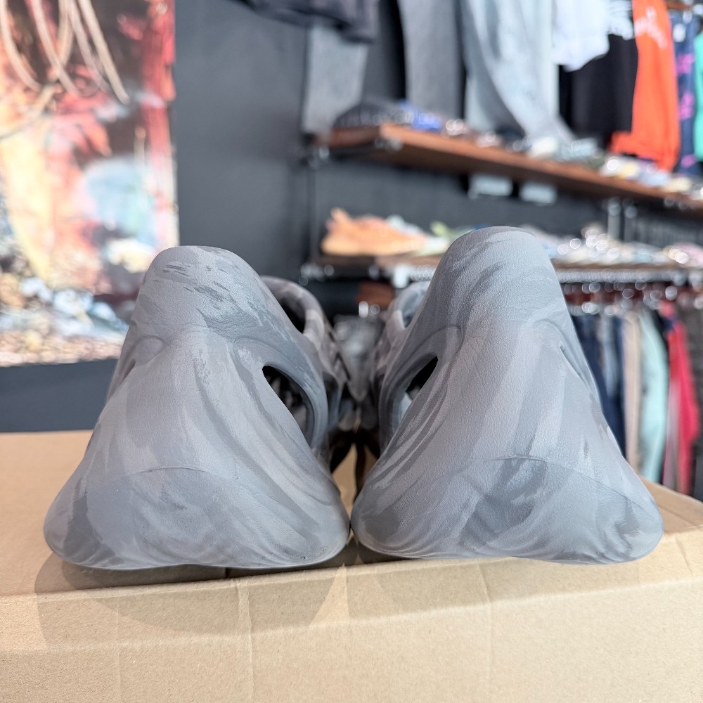 adidas Yeezy Foam RNR MX Granite - Size 11