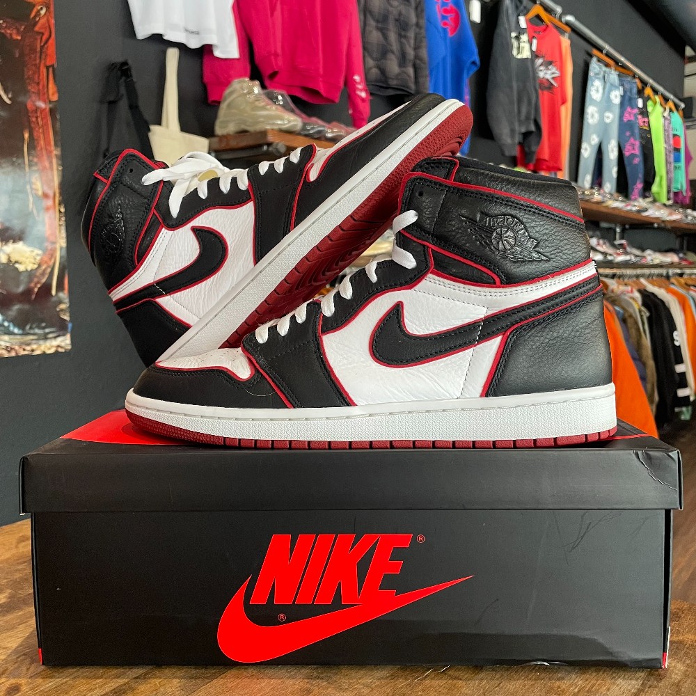 Jordan 1 OG Bloodline - Size 11