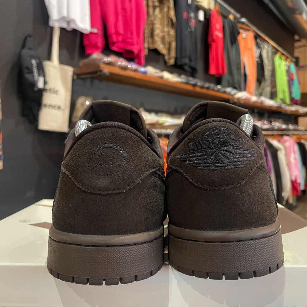 Travis Scott Jordan 1 Low Velvet Brown - Size 8.5