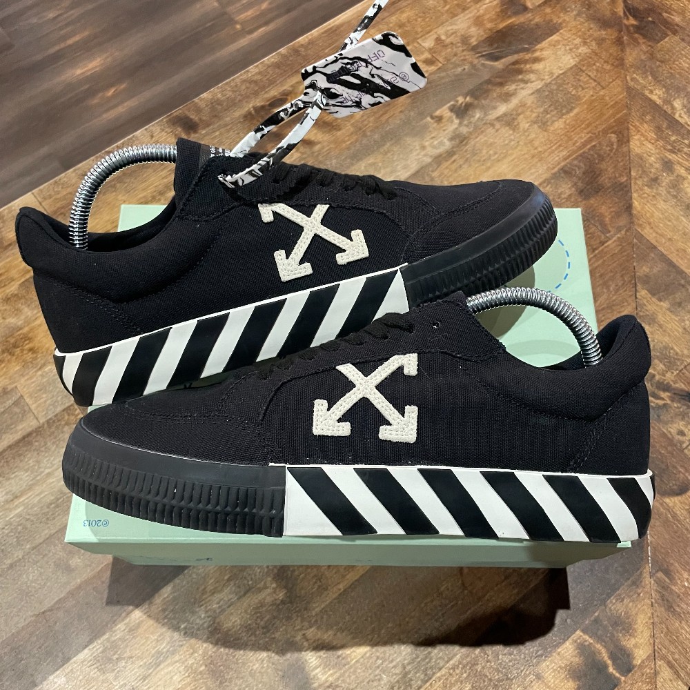 Off-White Vulc Low Black White Arrow - Size 42