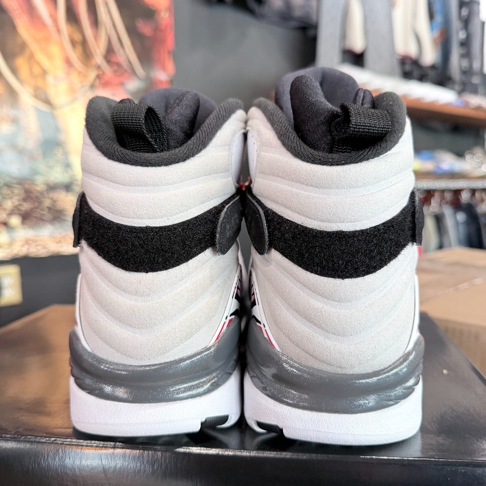 Jordan 8 Retro Bugs Bunny (2025) - Size 8.5