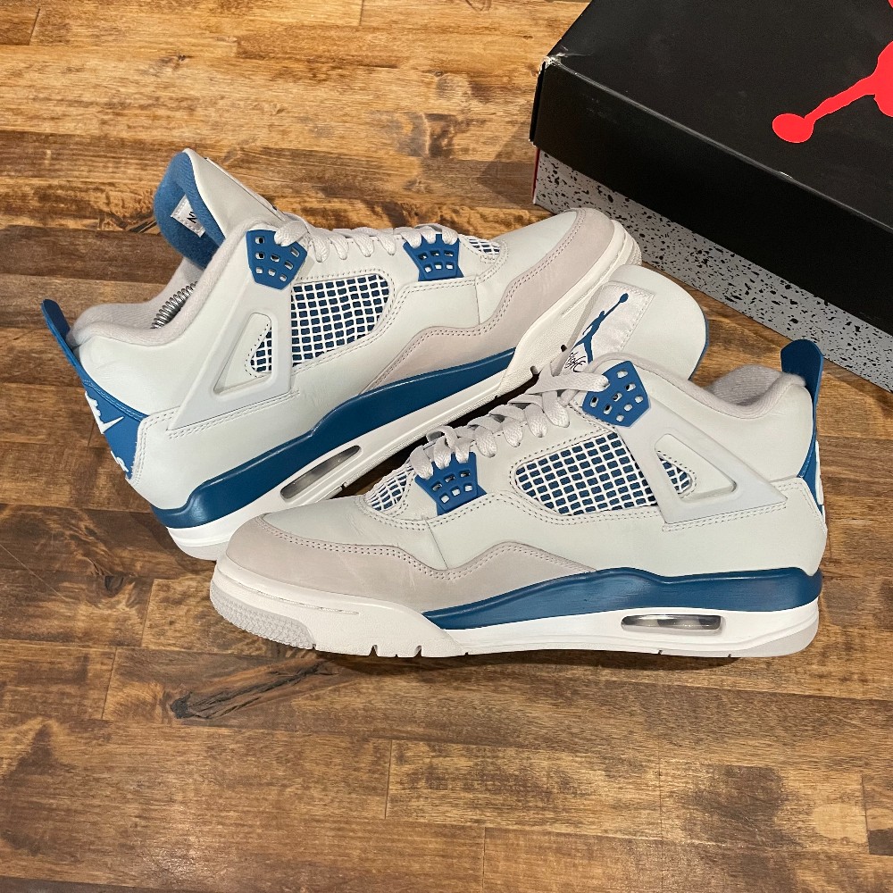 Jordan 4 Military Blue - Size 9