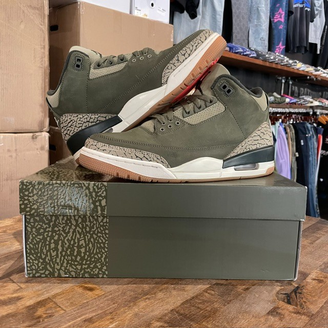 Jordan 3 Retro Family Affair - Size 9