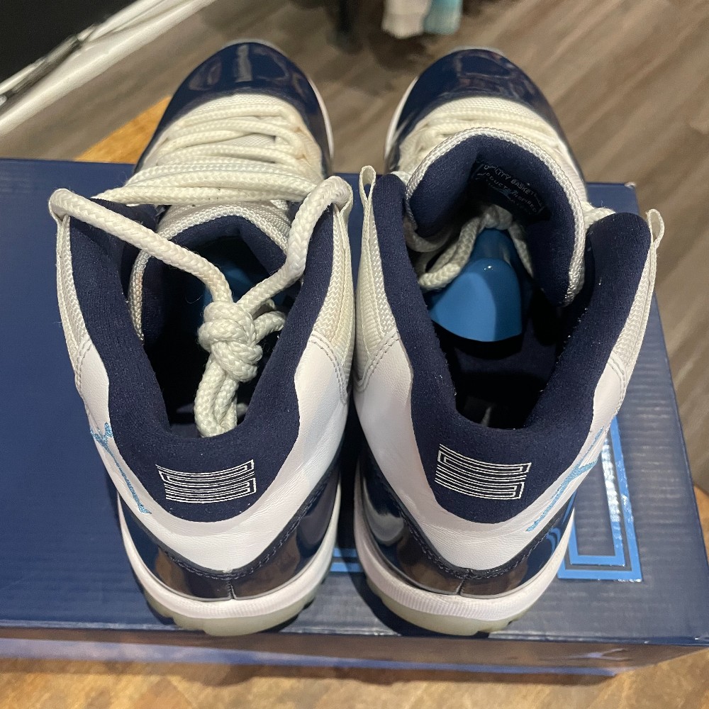 Jordan 11 Retro Win Like 82 - Size 9