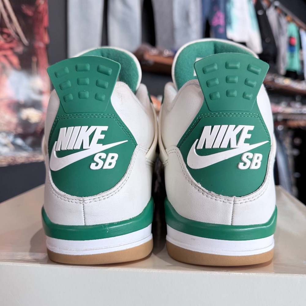 SB Jordan 4 Pine Green - Size 11.5