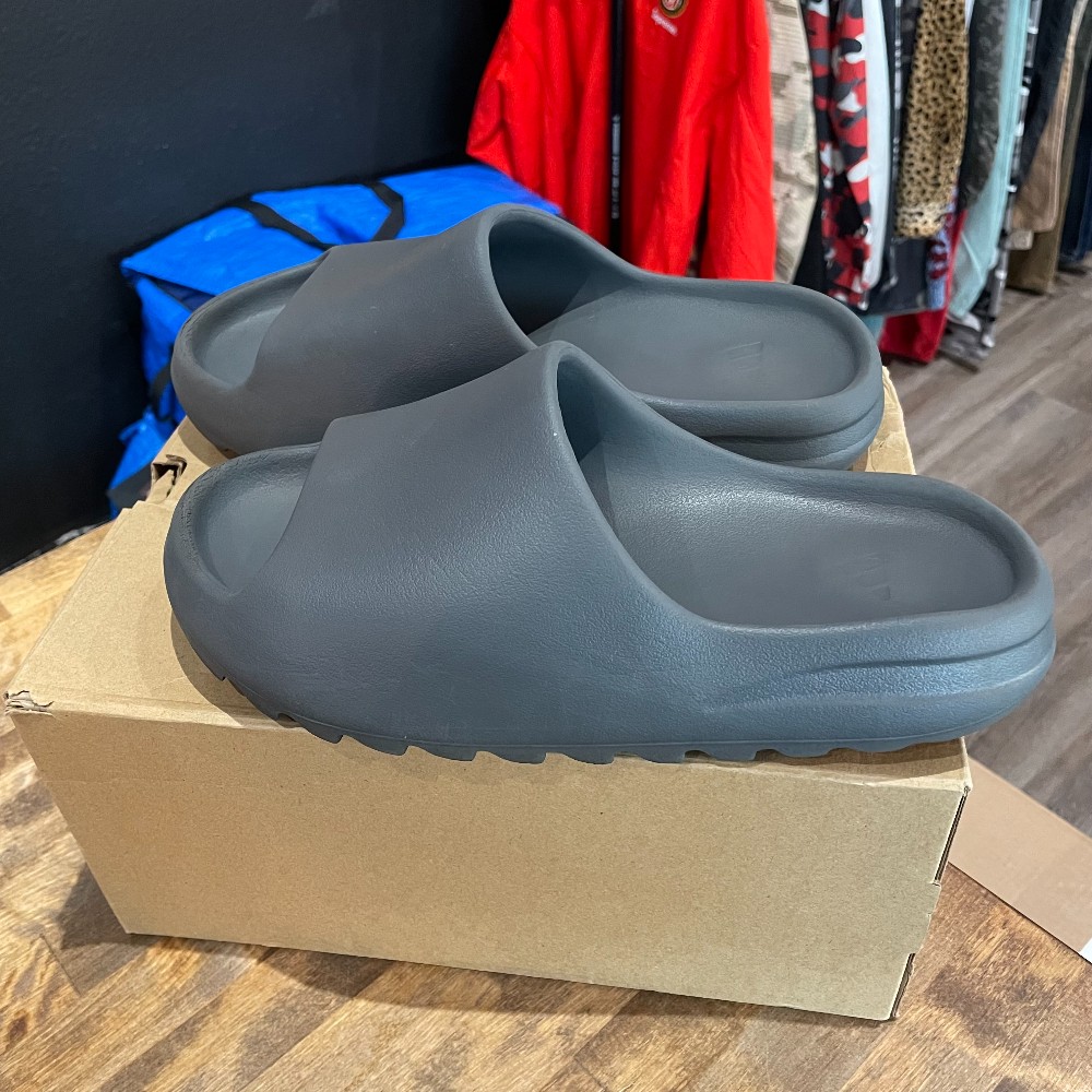 Yeezy Slide Slate Grey - Size 9