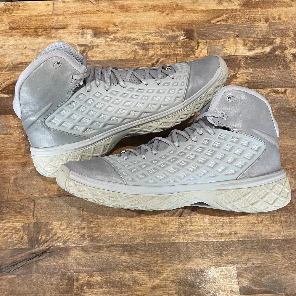 Kobe 3 Protro Fade to Black (NO BOX) - Size 11.5