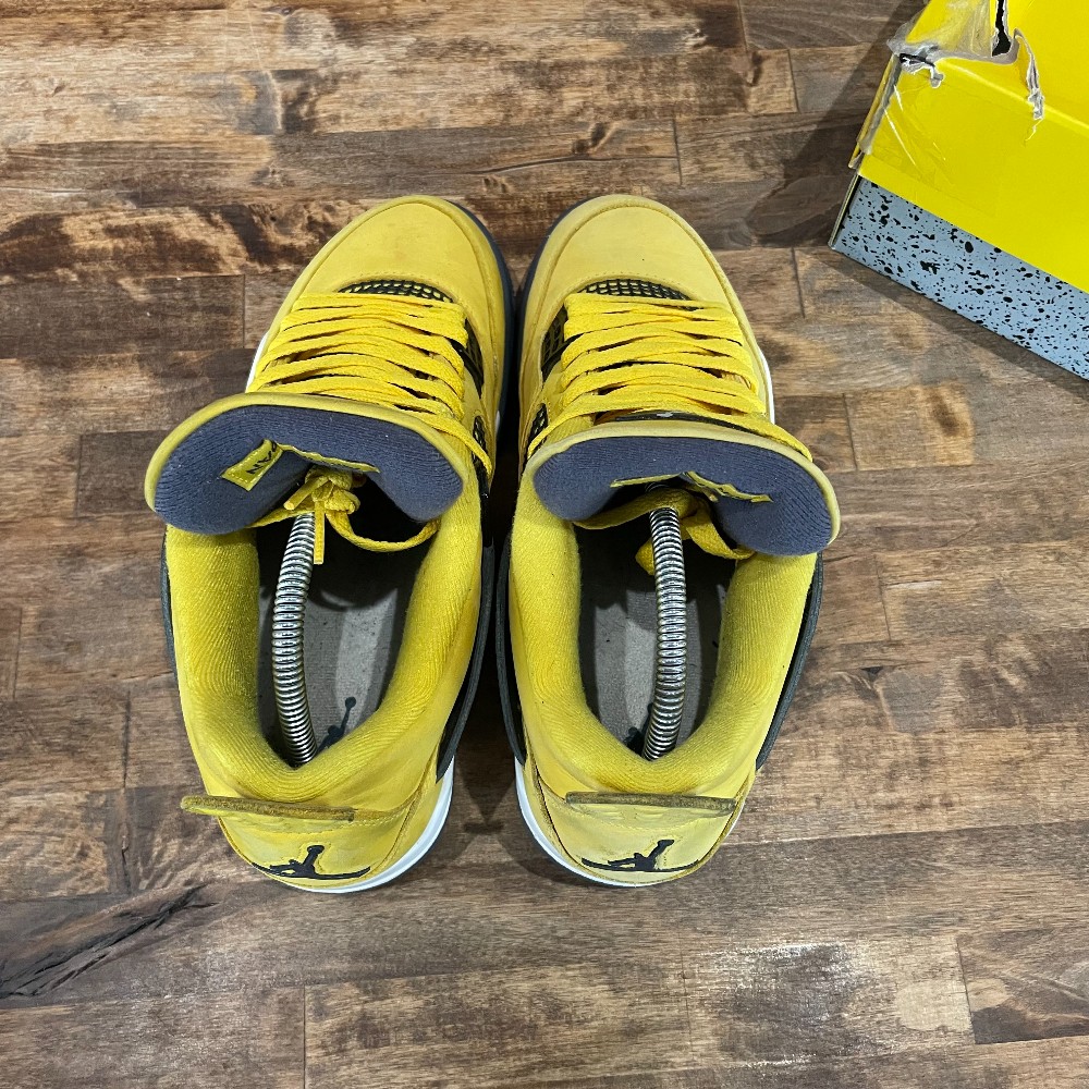 Jordan 4 Lightning - Size 8.5