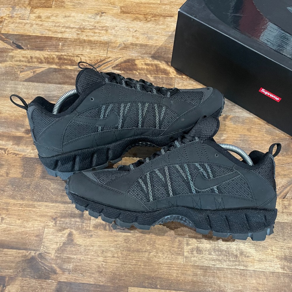 Supreme x Nike Air Humara Black - Size 9.5