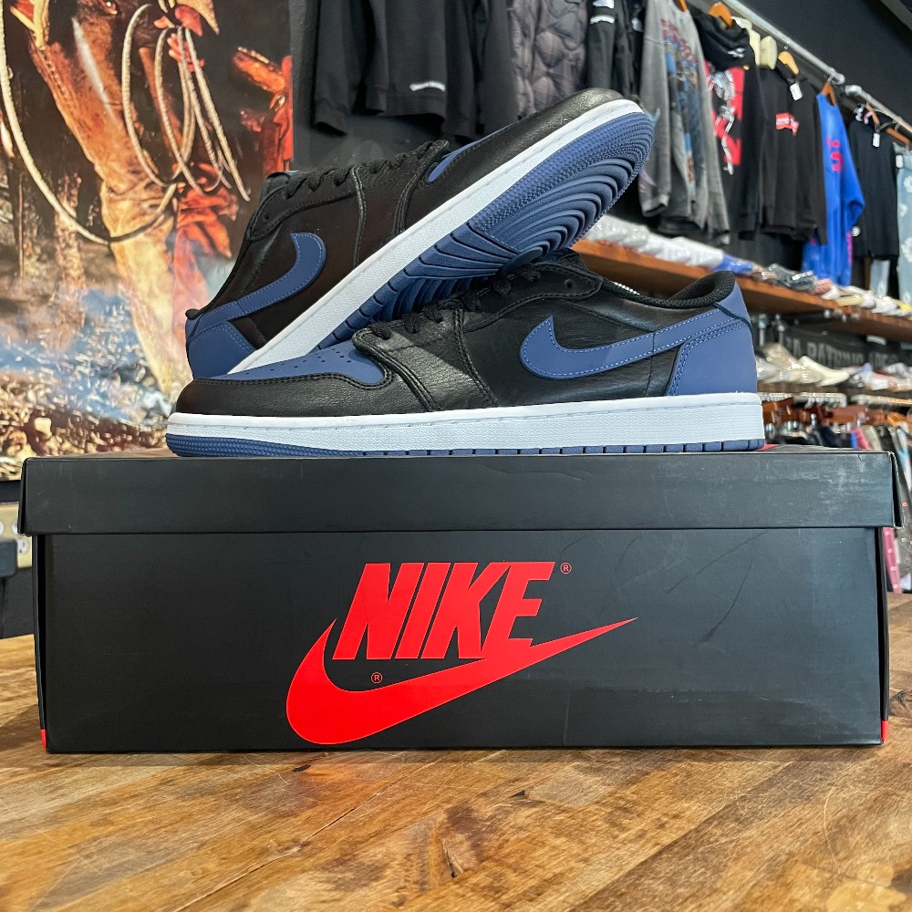 Jordan 1 Low OG Mystic Navy - Size 11.5