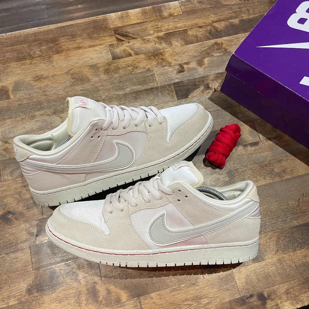 Nike SB Dunk Low City of Love Bone - Size 12