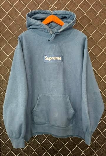 FW23 Supreme Blue Box Logo Hoodie - L