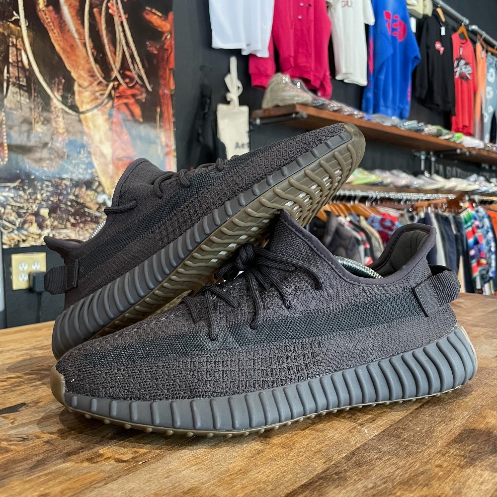 Yeezy 350 V2 Cinder (NO BOX) - Size 11