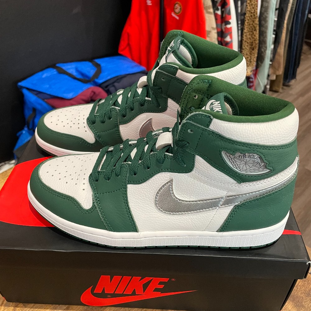 Jordan 1 OG Gorge Green - Size 9.5