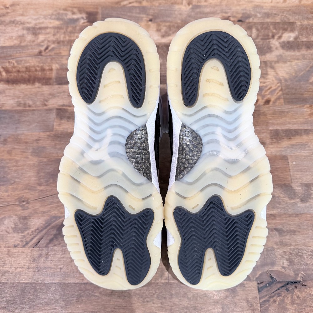 Jordan 11 Gratitude (No Box) - Size 6.5Y