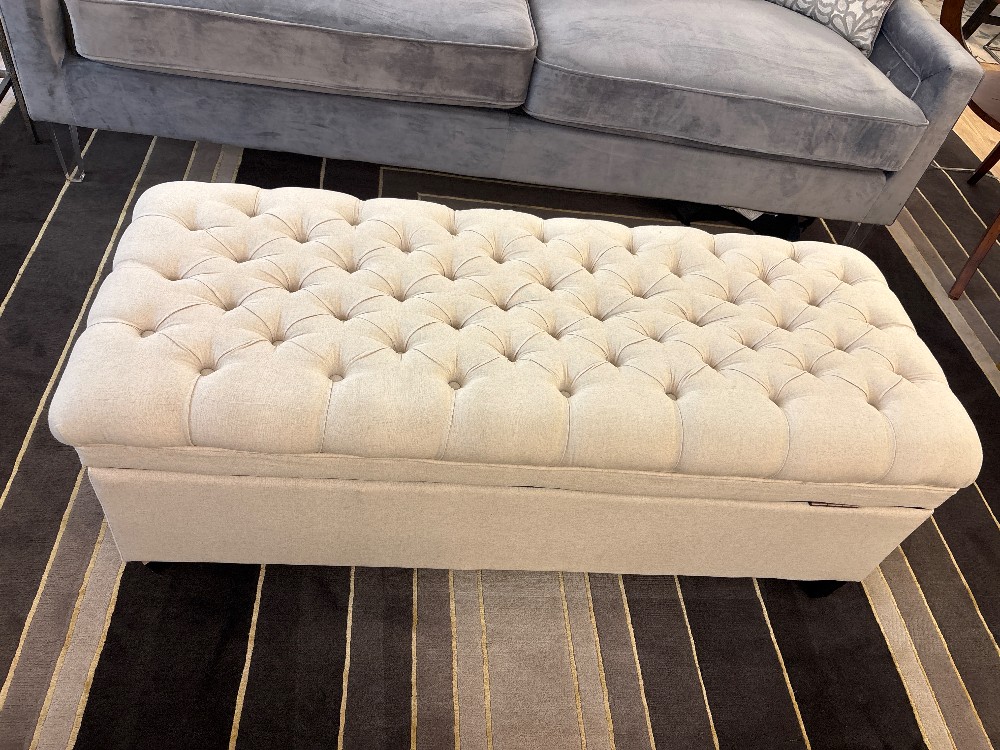 Christopher Knight Home Juliana Tufted Storage Bench