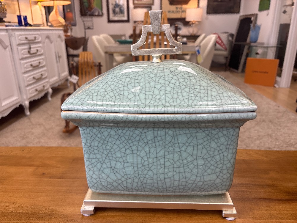 Crackle Glaze Lidded Celadon Cachepot