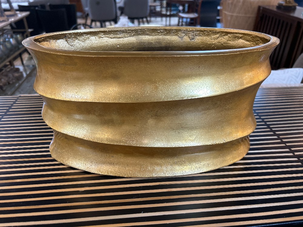 Tozai Home Oval Gold Wave Metal Planter