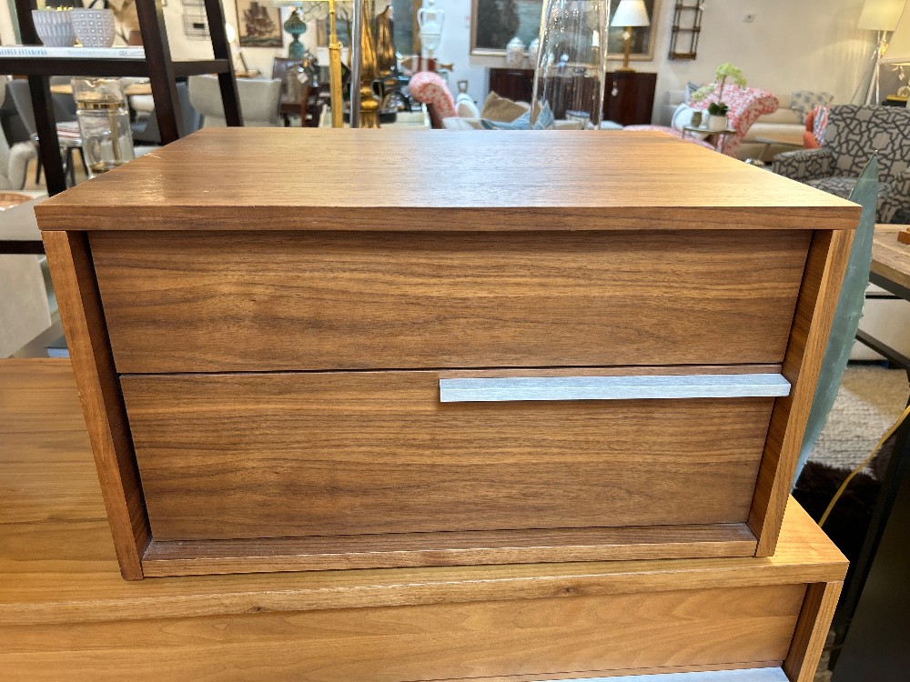 Modani Veneto Small Nightstand