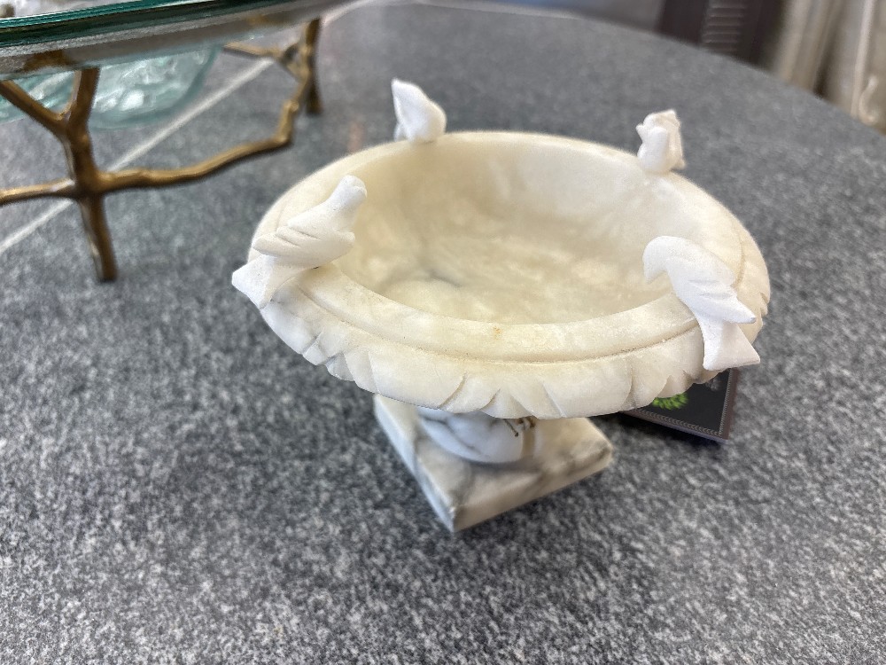 Carved Italian Marble Tabletop Bird Bath with 4 Birds