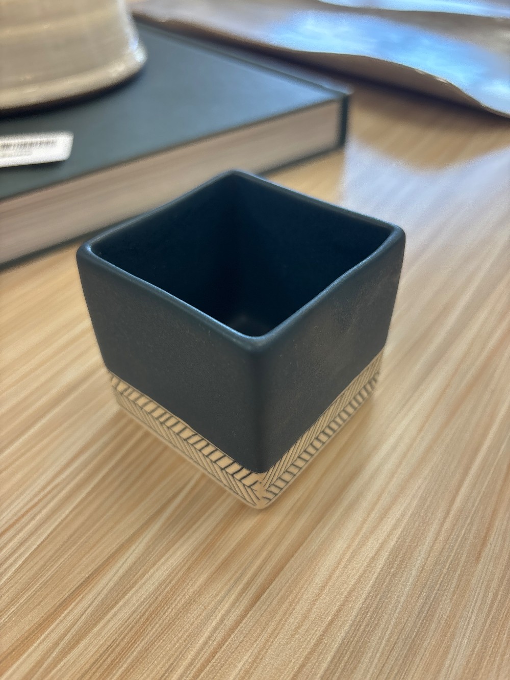 Elizabeth Benotti Square Planter