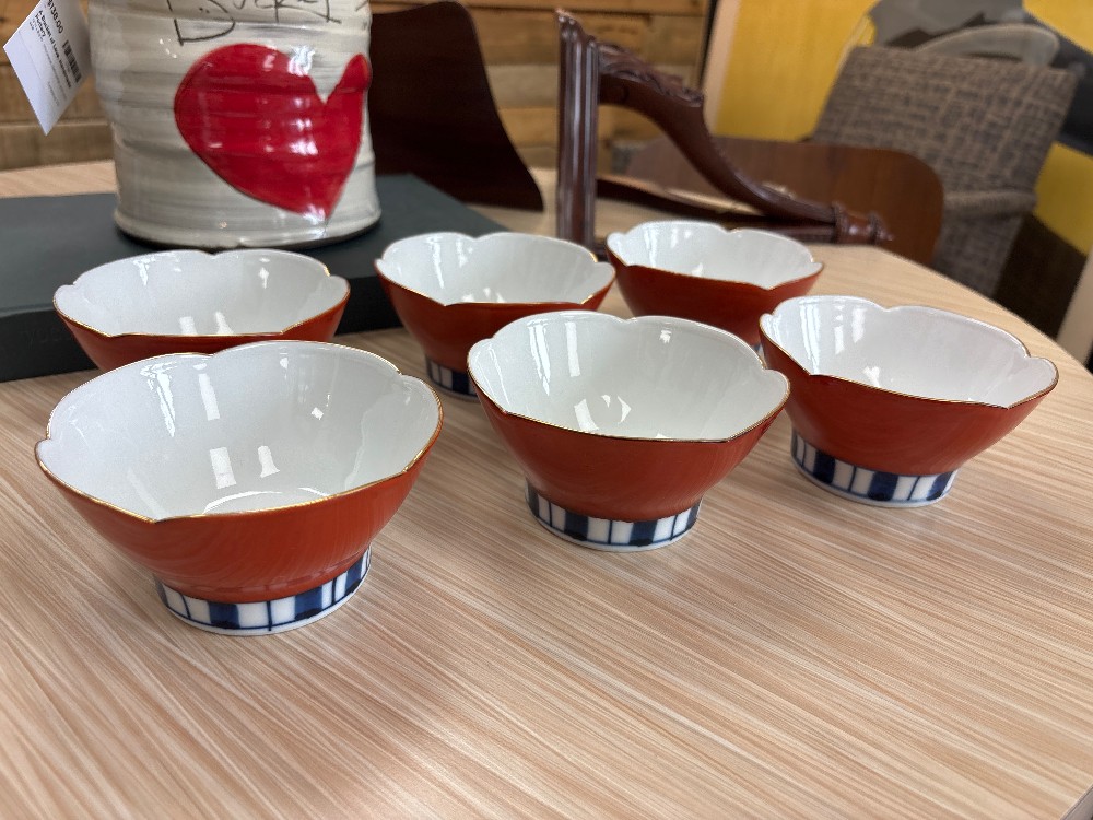 Vintage Japanese Scalloped Porcelain Rice Bowls - Set of 6