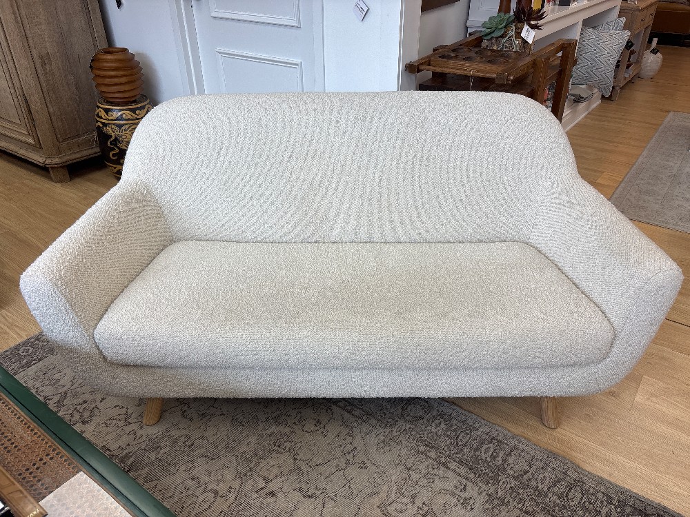 Article Gabriola Boucle Loveseat
