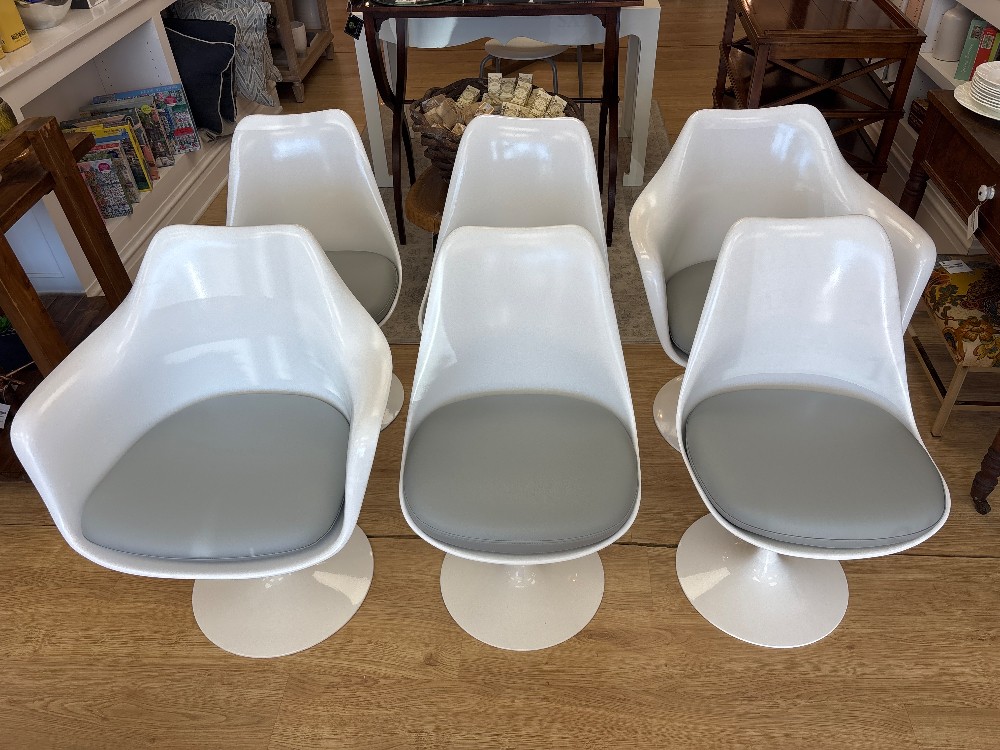 Knoll Saarinen Tulip Dining Chairs - Set of 6