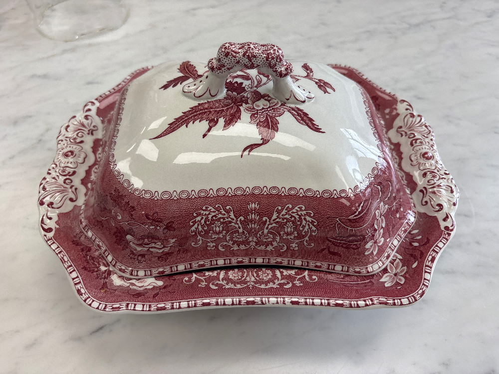 Spode Pink Camilla Covered Vegetable Dish