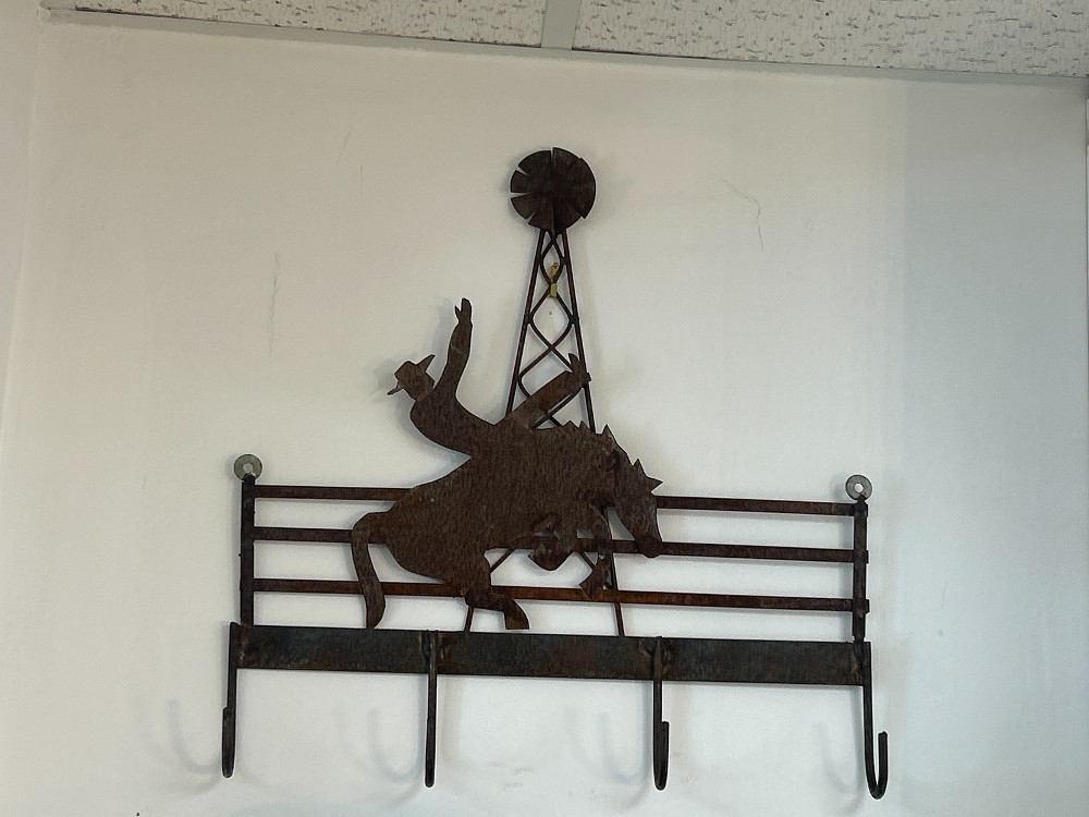 Metal Cowboy Hanging Rack