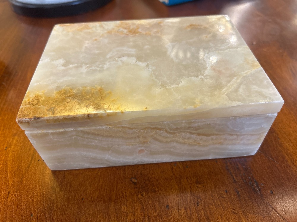 Pigeon & Poodle Onyx Box