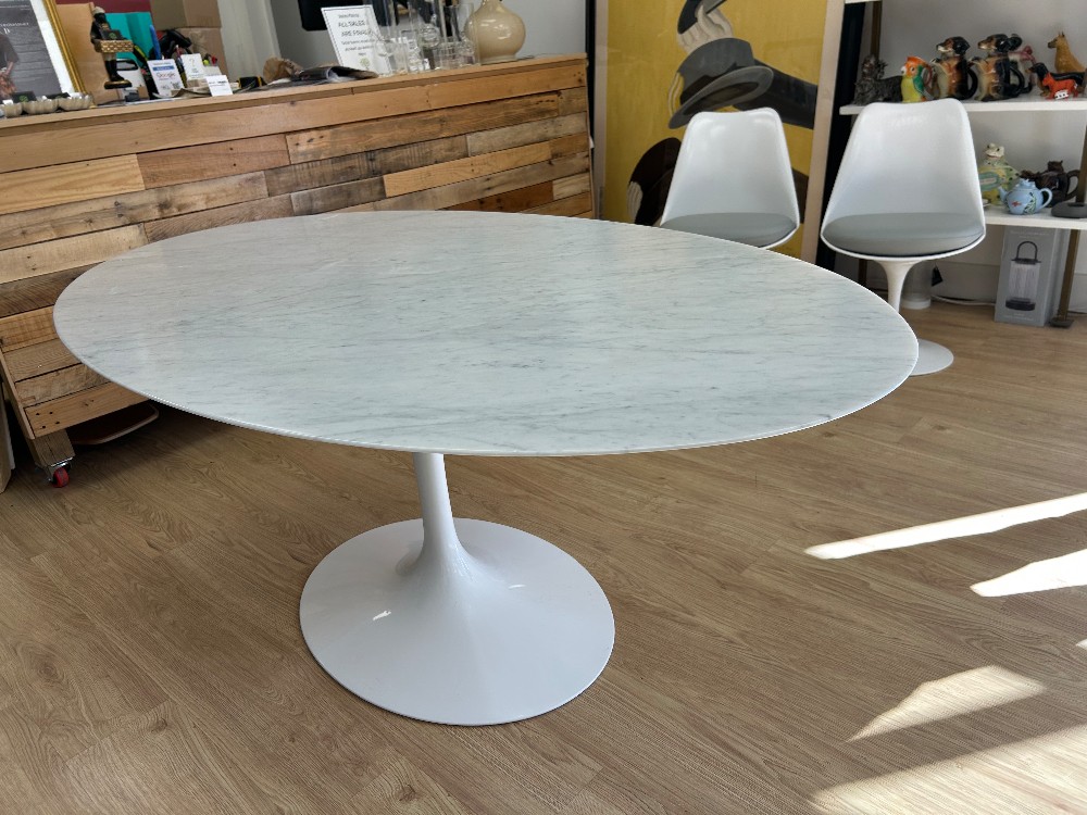 Knoll Saarinen Oval Carrara Marble Dining Table