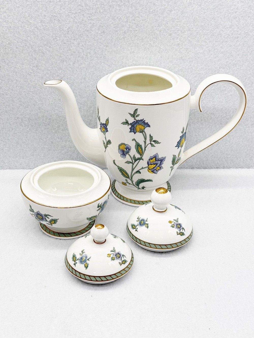 Villeroy & Boch - Teapot & Sugar Set