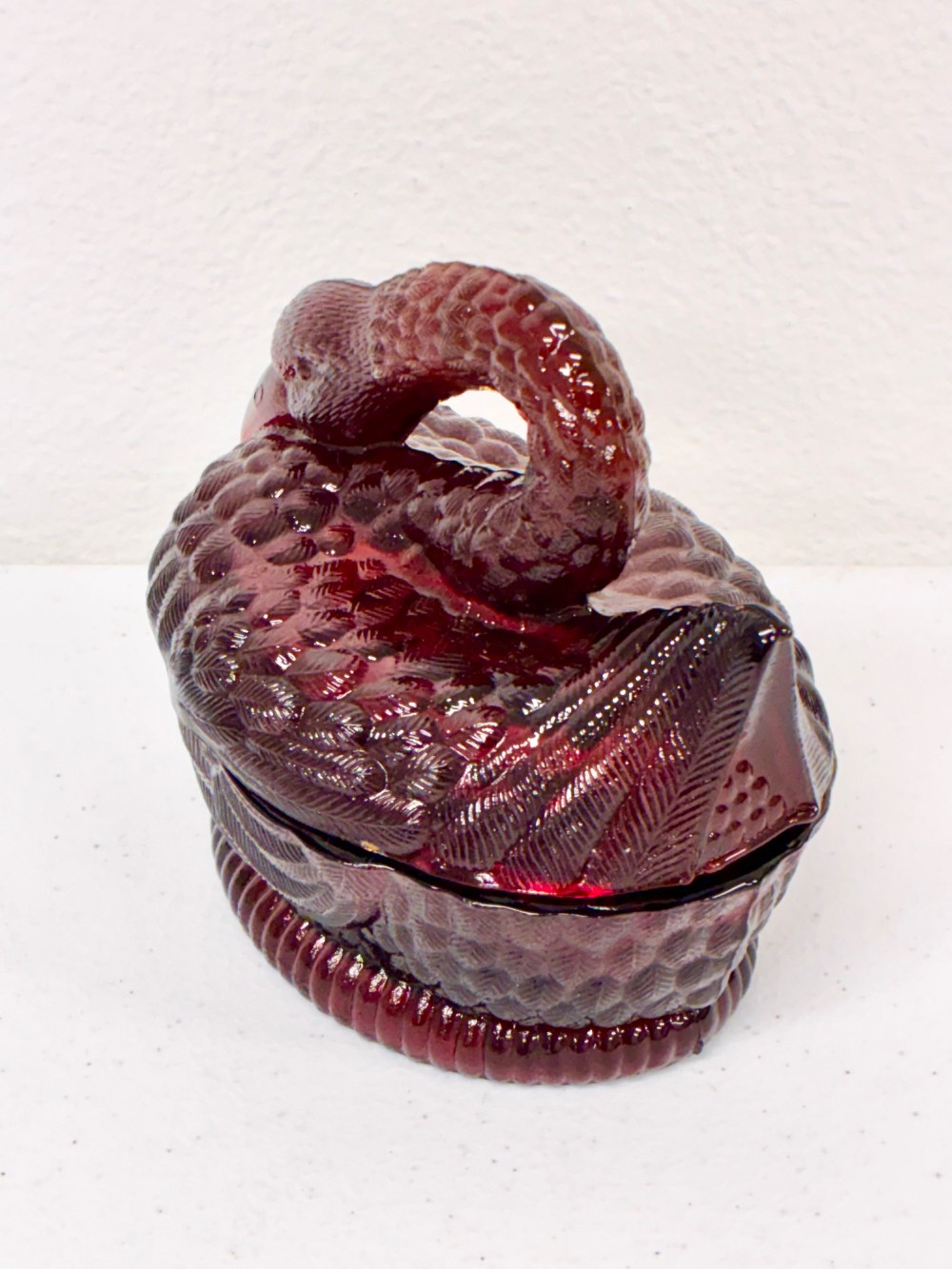 VTG Red Swan on a Nest