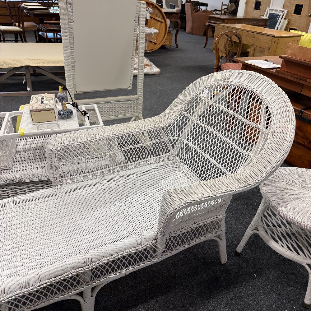 Club/Lounge Chairs