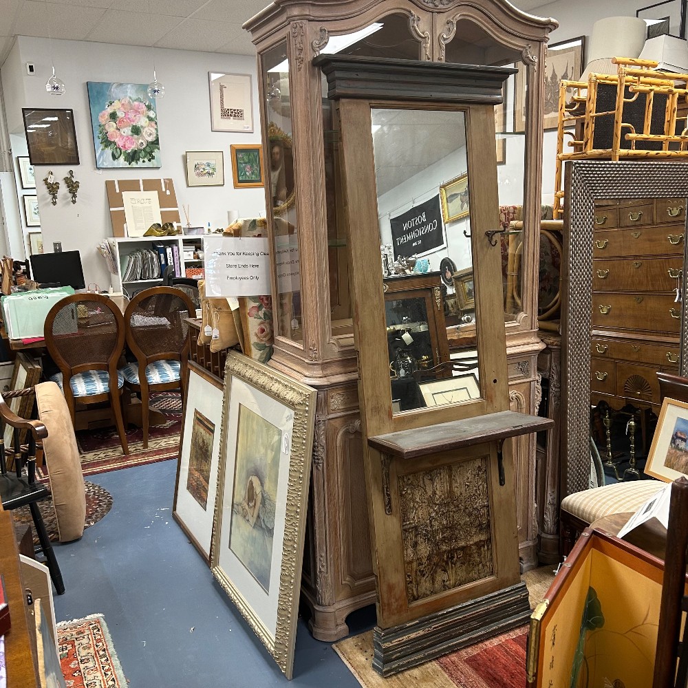 Easel