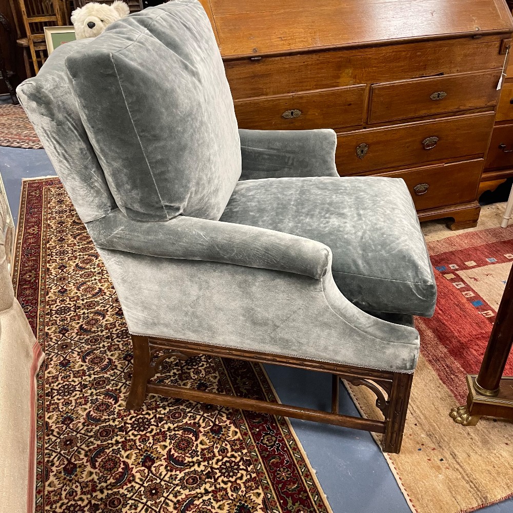Club/Lounge Chairs