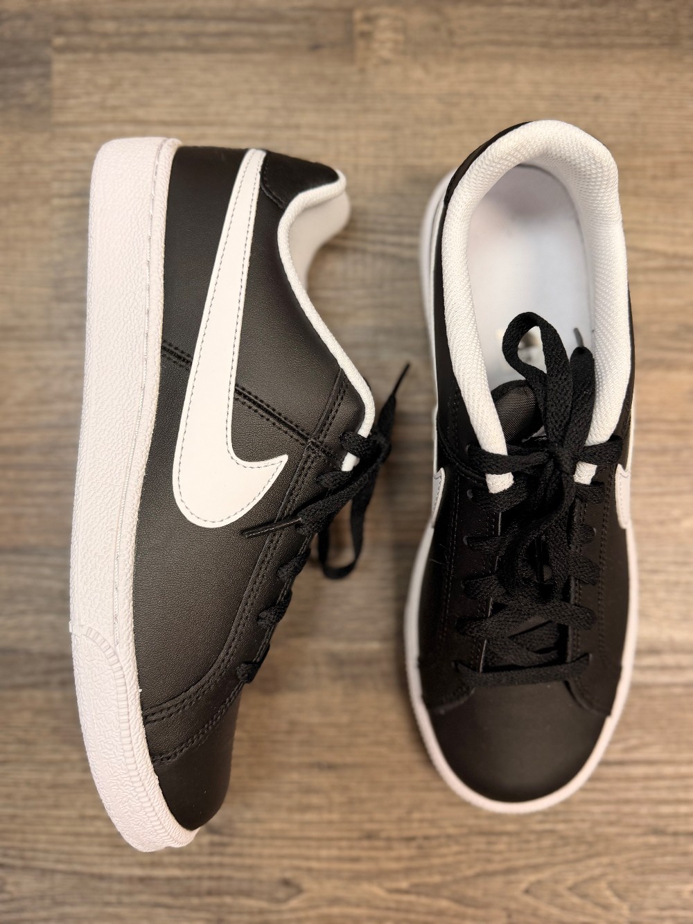 Nike Court Royale Sneakers