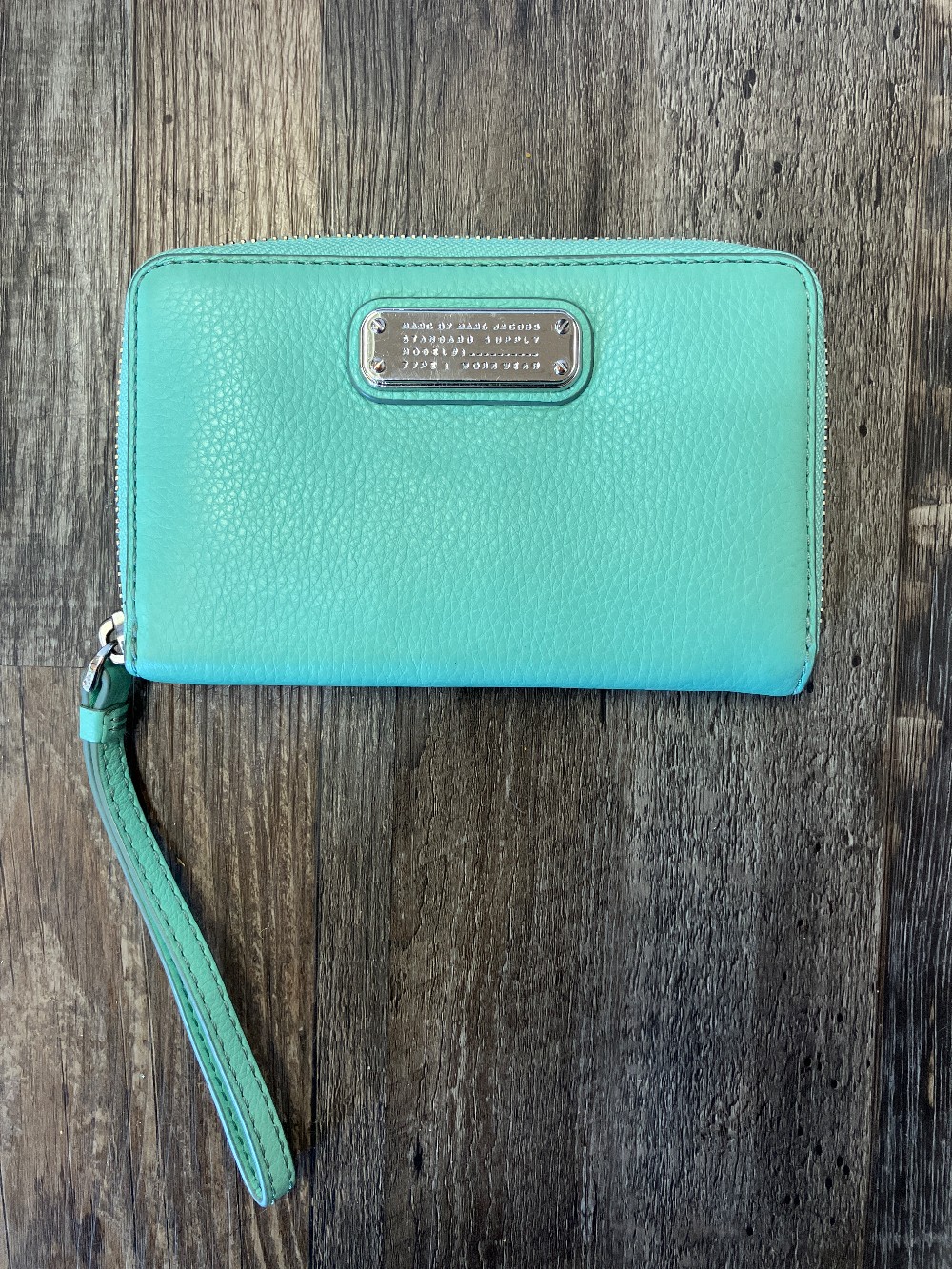 Marc by Marc Jacobs Classic Q Wingman wristlet wallet