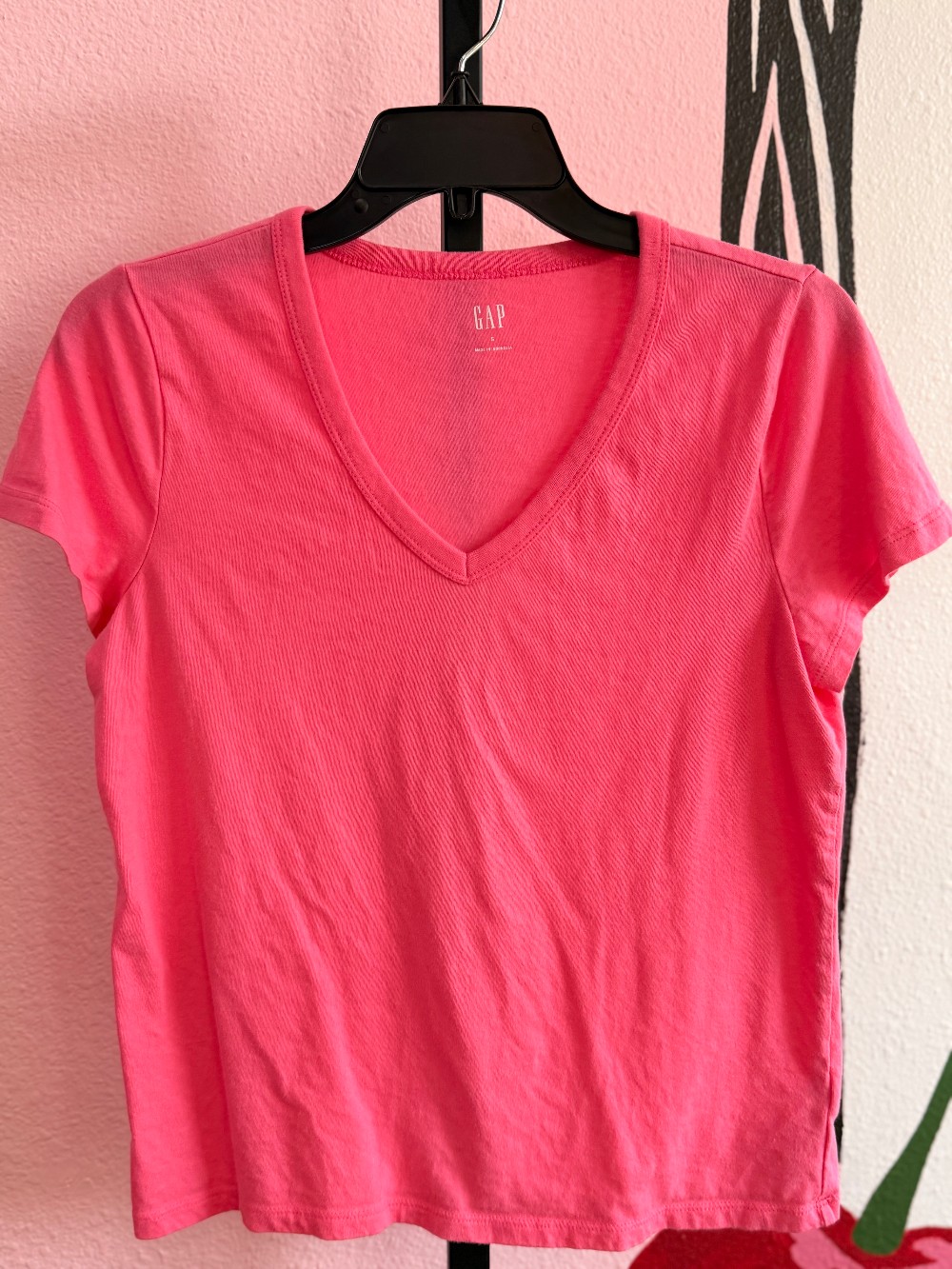 Gap V Neck Tee