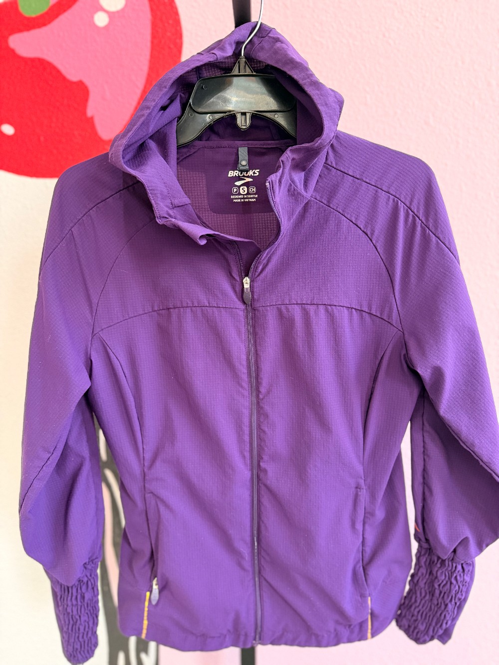 Brooks Hooded Lightweight Jacket