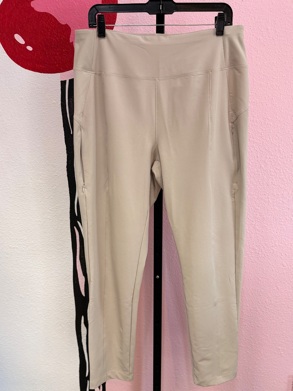 Avalanche Zipper Pockets Pants