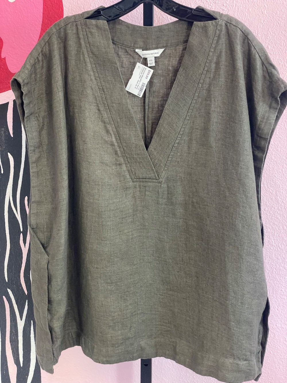 Banana Republic V-Neck Pullover Vest