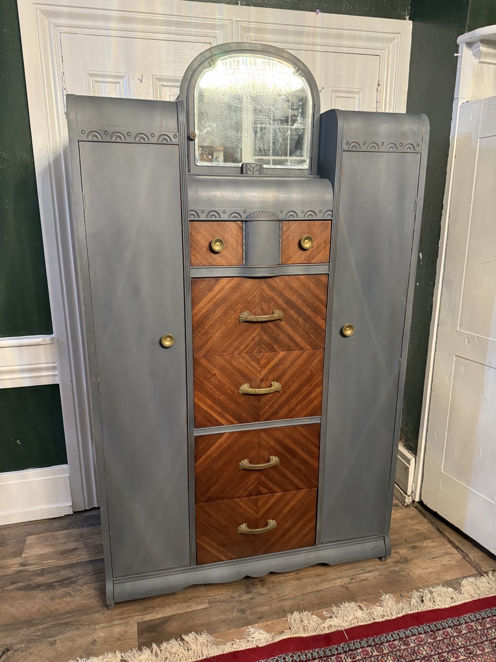 Armoire / Armoire Whistler Grey paint