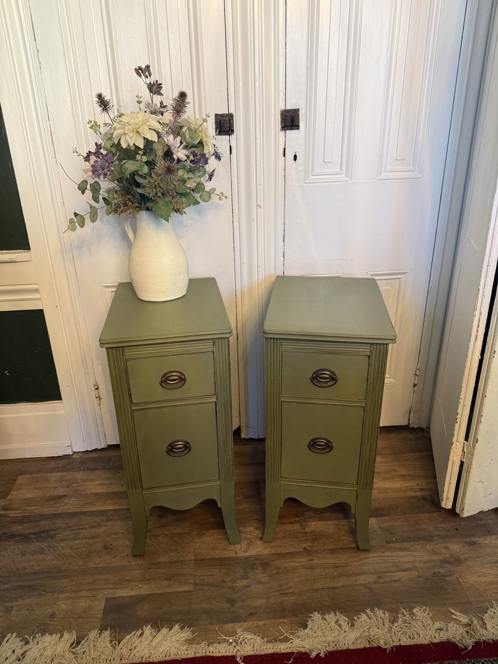 Table, side / Nightstand Olive paint